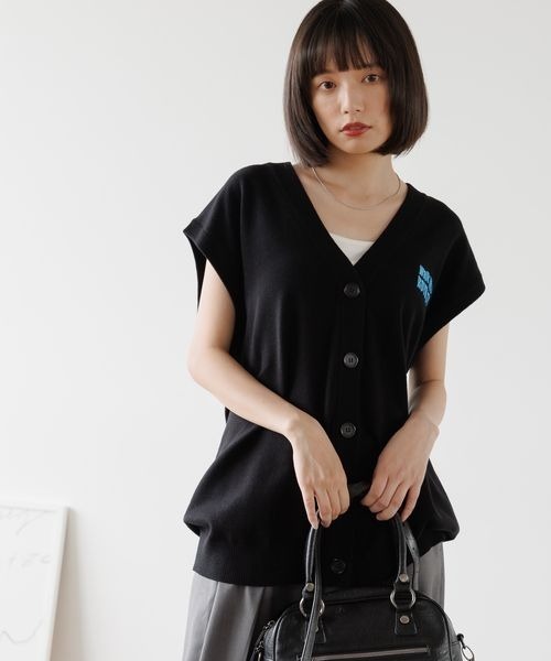 PBLIM(ページボーイリム)の「《UNISEX》ロゴニットベスト(ベスト・レディース・ブラック/オレンジ・FREE)」の2枚目の写真