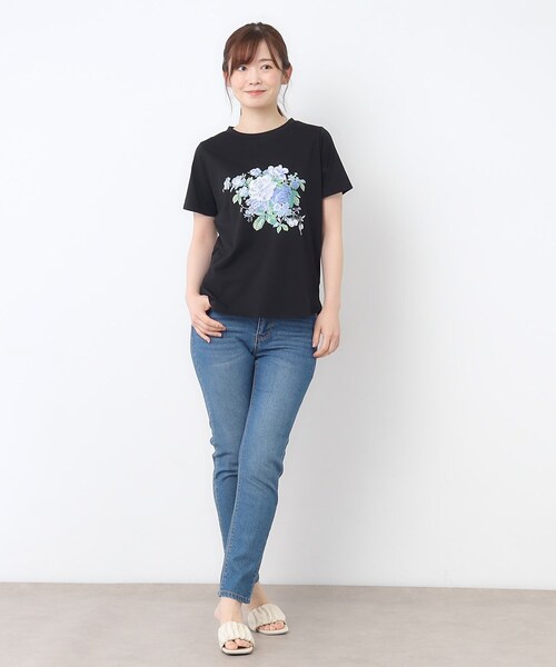 LAURA ASHLEY（ローラアシュレイ）の「【接触冷感/UVカット／コットン100％】ストウ柄 Tシャツ（Tシャツ/カットソー・レディース・ブラック/ライトグレー/オフホワイト・40/38）」の11枚目の写真