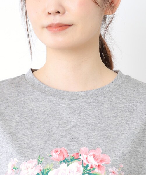 LAURA ASHLEY（ローラアシュレイ）の「【接触冷感/UVカット／コットン100％】ストウ柄 Tシャツ（Tシャツ/カットソー・レディース・ブラック/ライトグレー/オフホワイト・40/38）」の6枚目の写真