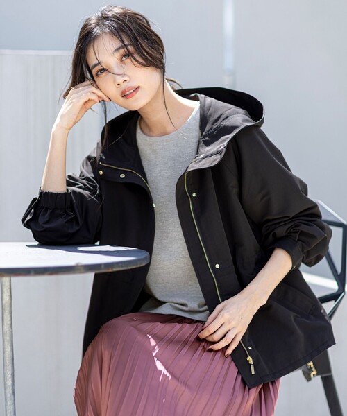 ANY SIS（エニィスィス）の「シャイニーラメパフスリーブ カットソー（Tシャツ/カットソー・レディース・ベージュ系/ライトグレー系・X-SMALL）」の5枚目の写真