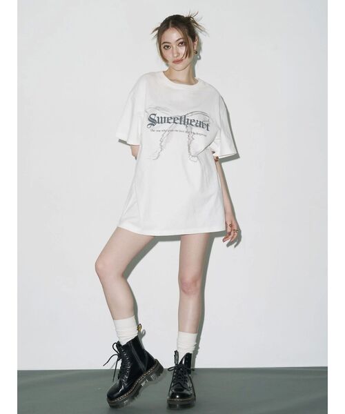 EVRIS（エヴリス）の「フロントリボングラフィックBIG Tシャツ（Tシャツ/カットソー・レディース・ホワイト/レッド/ブラック・FREE）」の8枚目の写真