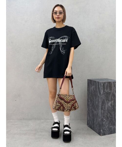 EVRIS（エヴリス）の「フロントリボングラフィックBIG Tシャツ（Tシャツ/カットソー・レディース・ホワイト/レッド/ブラック・FREE）」の16枚目の写真