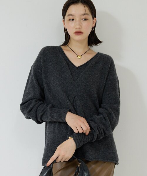 GALLARDAGALANTE（ガリャルダガランテ）の「ウールカシミヤタックVプルオーバー（ニット/セーター・レディース・チャコールグレー/ベージュ・FREE）」の6枚目の写真