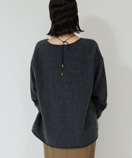GALLARDAGALANTE（ガリャルダガランテ）の「ウールカシミヤタックVプルオーバー（ニット/セーター・レディース・チャコールグレー/ベージュ・FREE）」の8枚目の写真