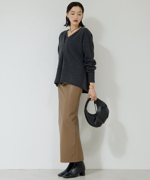 GALLARDAGALANTE（ガリャルダガランテ）の「ウールカシミヤタックVプルオーバー（ニット/セーター・レディース・チャコールグレー/ベージュ・FREE）」の12枚目の写真