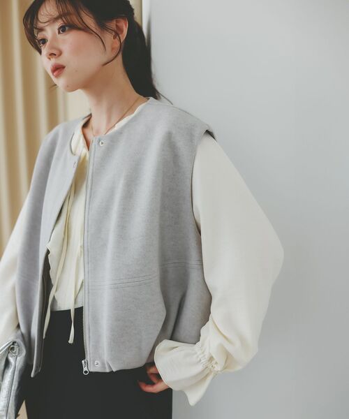 le.coeur blanc（ルクールブラン）の「メルトンバルーンベスト（その他アウター・レディース・グレイッシュベージュ/チャコールグレー・38）」の2枚目の写真