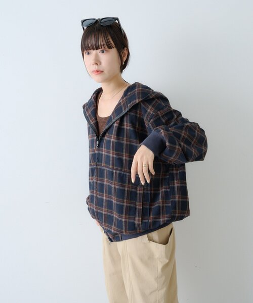 WHIMSIC（ウィムジック）の「【UNISEX】チェックジップフーディーシャツ（シャツ/ブラウス・メンズ・ベージュ/ネイビー/ブラック・FREE）」の8枚目の写真