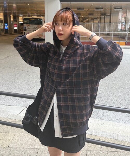 WHIMSIC（ウィムジック）の「【UNISEX】チェックジップフーディーシャツ（シャツ/ブラウス・メンズ・ベージュ/ネイビー/ブラック・FREE）」の14枚目の写真