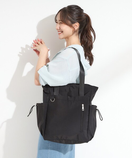 SHOO・LA・RUE（シューラルー）の「【撥水】トートにもなる2WAYリュック（バックパック/リュック・レディース・グレー/ブラック・00）」の2枚目の写真