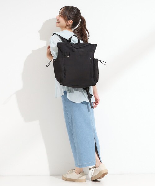 SHOO・LA・RUE（シューラルー）の「【撥水】トートにもなる2WAYリュック（バックパック/リュック・レディース・グレー/ブラック・00）」の4枚目の写真