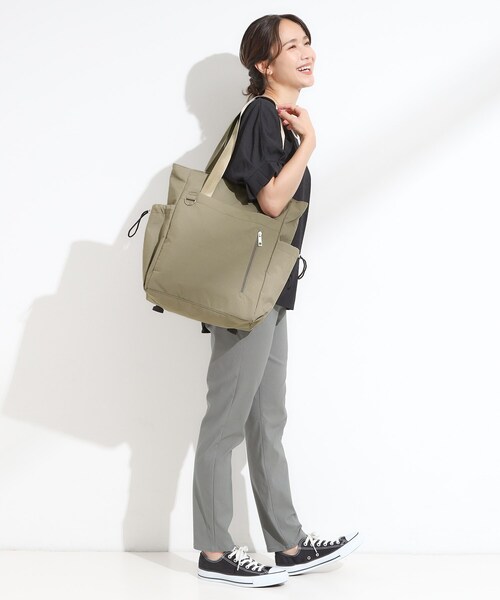 SHOO・LA・RUE（シューラルー）の「【撥水】トートにもなる2WAYリュック（バックパック/リュック・レディース・グレー/ブラック・00）」の6枚目の写真