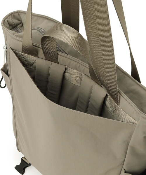 SHOO・LA・RUE（シューラルー）の「【撥水】トートにもなる2WAYリュック（バックパック/リュック・レディース・グレー/ブラック・00）」の17枚目の写真