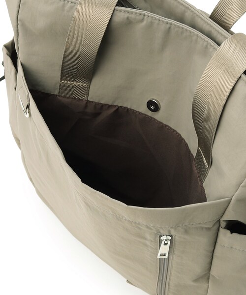SHOO・LA・RUE（シューラルー）の「【撥水】トートにもなる2WAYリュック（バックパック/リュック・レディース・グレー/ブラック・00）」の18枚目の写真