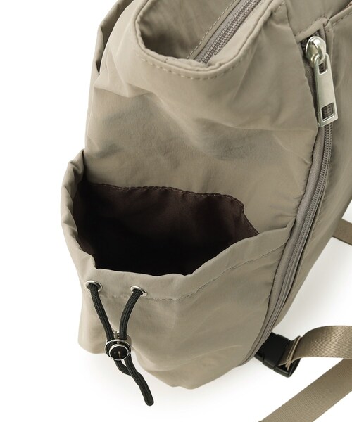 SHOO・LA・RUE（シューラルー）の「【撥水】トートにもなる2WAYリュック（バックパック/リュック・レディース・グレー/ブラック・00）」の19枚目の写真