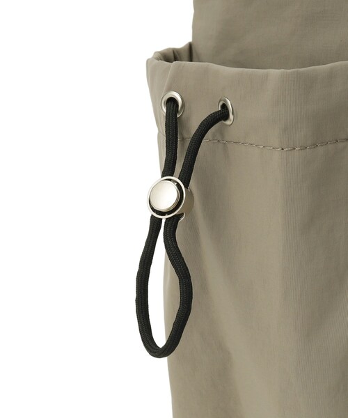 SHOO・LA・RUE（シューラルー）の「【撥水】トートにもなる2WAYリュック（バックパック/リュック・レディース・グレー/ブラック・00）」の22枚目の写真