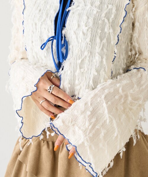 w closet(ダブルクローゼット)の「【25AW】配色メロウボレロブラウス(Tシャツ/カットソー・レディース・ブラック/ブルー/ベージュ/アイボリー/グリーン・FREE)」の11枚目の写真
