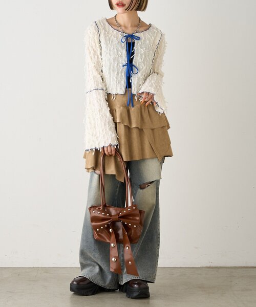 w closet(ダブルクローゼット)の「【25AW】配色メロウボレロブラウス(Tシャツ/カットソー・レディース・ブラック/ブルー/ベージュ/アイボリー/グリーン・FREE)」の13枚目の写真