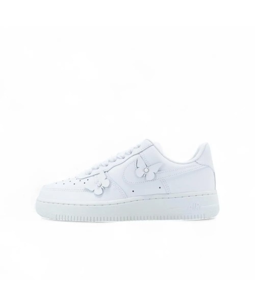 NIKE(ナイキ)の「W AIR FORCE 1 LO(スニーカー・レディース・ホワイト・23.0cm/23.5cm/24.0cm/24.5cm/25.0cm/22.5cm/26.0cm/25.5cm/28.0cm/27.5cm/26.5cm)」の5枚目の写真