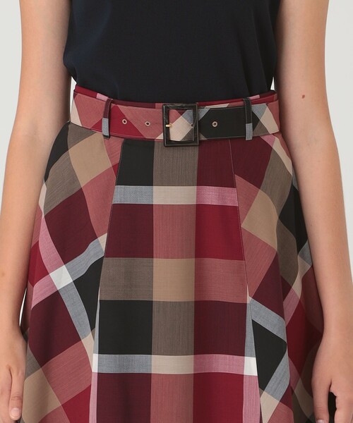 BLUE LABEL CRESTBRIDGE（ブルーレーベルクレストブリッジ）の「クレストブリッジチェックウールポリエステルフレアスカート（スカート・レディース・レッド/ダークネイビー/ベージュ系その他・38/36）」の7枚目の写真