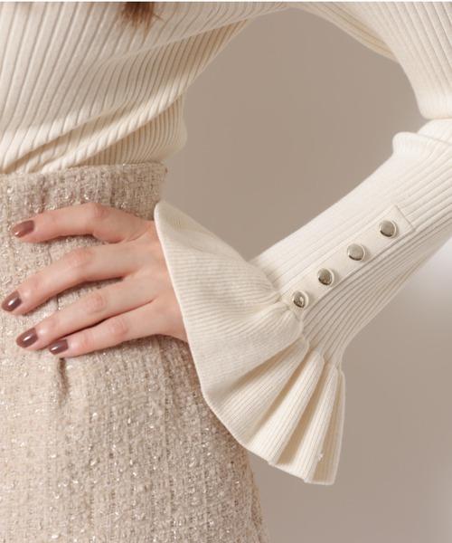 Rirandture(リランドチュール)の「フレアスリーブリブニット(ニット/セーター・レディース・レッド/ブラック/オフホワイト・2)」の13枚目の写真