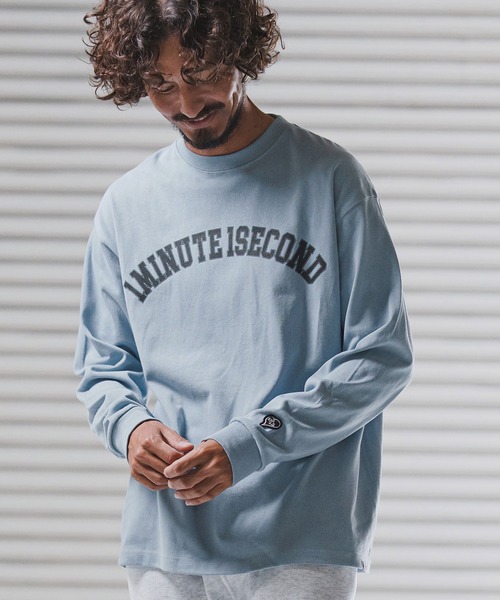 1minute 1second（ワンミニットワンセカンド）の「mlt5441-big silhouette college logo long cut&sewn ロングスリーブTシャツ(1M25F350)（Tシャツ/カットソー・メンズ・ホワイト/ブルー系その他/ブラック/グレー系その他・XL/L/M）」の4枚目の写真
