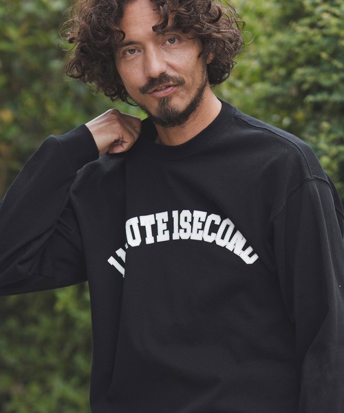1minute 1second（ワンミニットワンセカンド）の「mlt5441-big silhouette college logo long cut&sewn ロングスリーブTシャツ(1M25F350)（Tシャツ/カットソー・メンズ・ホワイト/ブルー系その他/ブラック/グレー系その他・XL/L/M）」の2枚目の写真
