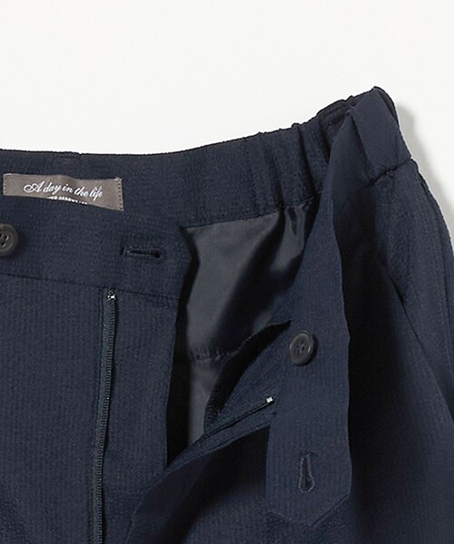 A DAY IN THE LIFE UNITED ARROWS(アデイインザライフユナイテッドアローズ)の「サッカー タック テーパードパンツ<A DAY IN THE LIFE>(その他パンツ・レディース・ダークグレー/モカ/ネイビー・36/38/40)」の8枚目の写真