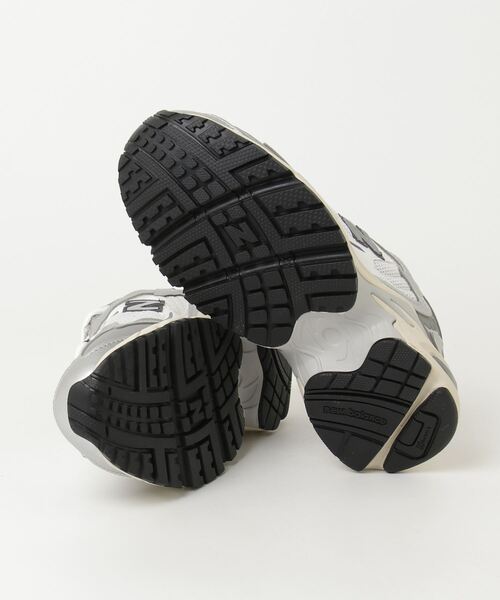 NEW BALANCE(ニューバランス)の「ML725(スニーカー・レディース・シルバー系その他・24.0cm/23.5cm/25.0cm/24.5cm/25.5cm/23.0cm/22.5cm/22.0cm/26.0cm/26.5cm/27.0cm/27.5cm/28.0cm/29.0cm/30.0cm/28.5cm)」の5枚目の写真