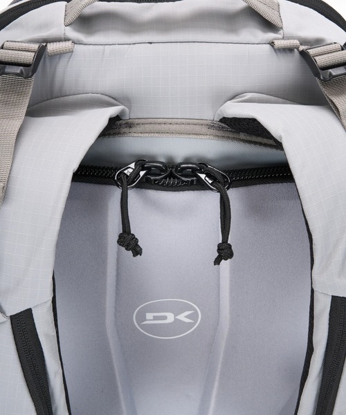 DAKINE(ダカイン)の「DAKINE POACHER BACKPACK 32L バックパック/リュック 【25-26SNOWモデル】/ダカインスキースノーボードギア(バックパック)(バックパック/リュック・メンズ・ライトグレー/ブラック・FREE)」の20枚目の写真