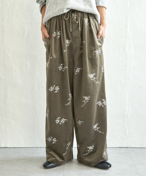 notch.(ノッチ)の「フラワーエンブロイダリーベロアパンツ(その他パンツ・レディース・ブラック/ブラウン/アイボリー・TM/M)」の7枚目の写真