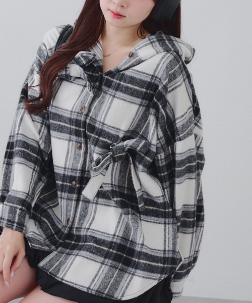 Another Branch olive des olive(アナザーブランチオリーブデオリーブ)の「リボン付チェックフードシャツ(シャツ/ブラウス・レディース・オフホワイト/ブラック/サックスブルー・FREE)」の4枚目の写真