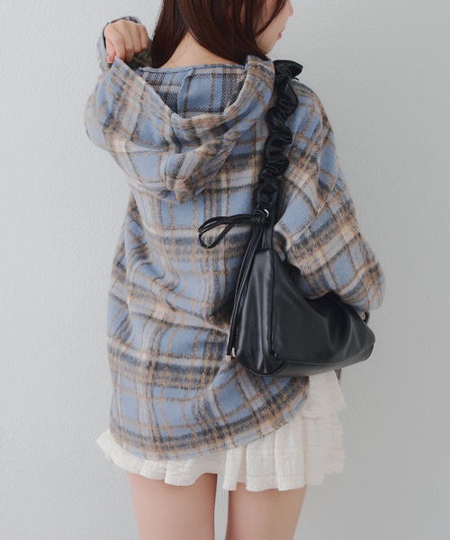 Another Branch olive des olive(アナザーブランチオリーブデオリーブ)の「リボン付チェックフードシャツ(シャツ/ブラウス・レディース・オフホワイト/ブラック/サックスブルー・FREE)」の18枚目の写真