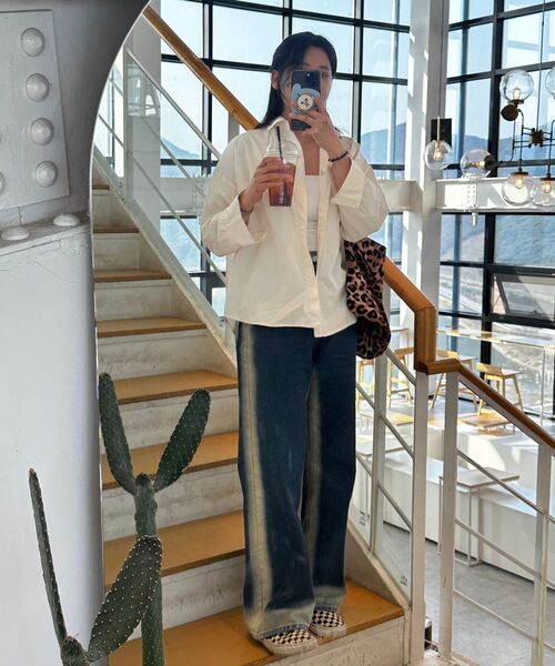 AVANDRESS(アバンドレス )の「Side-line Wide Pants INDIGO(デニムパンツ・レディース・その他・SMALL/MEDIUM/LARGE/X-LARGE)」の4枚目の写真
