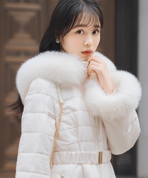 WILLSELECTION（ウィルセレクション）の「フォックスファーキルティングフレアコート（その他アウター・レディース・ベージュ/オフホワイト/ブラック・SMALL/MEDIUM）」の11枚目の写真