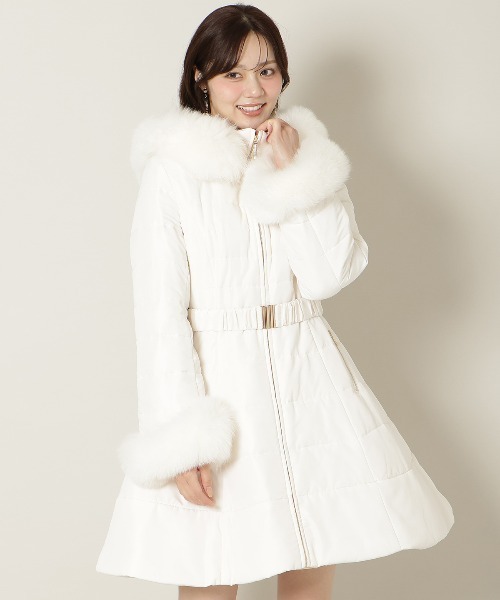 WILLSELECTION（ウィルセレクション）の「フォックスファーキルティングフレアコート（その他アウター・レディース・ベージュ/オフホワイト/ブラック・SMALL/MEDIUM）」の5枚目の写真