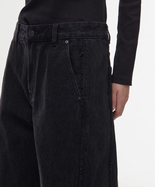 MUSINSA STANDARD WOMAN（ムシンサスタンダードウーマン）の「ウィメンズフレイサイドワイドデニムパンツ[ウォッシュドブラック]（デニムパンツ・レディース・その他・30/24/25/26/27/28/29）」の4枚目の写真
