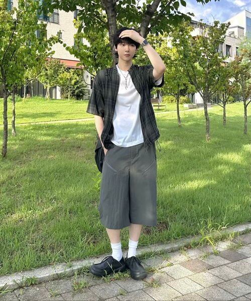 NOMANUAL(NOMANUAL)の「I.P DAMAGED JACKET - KHAKI GRAY(デニムジャケット・レディース・その他・MEDIUM/LARGE/SMALL)」の2枚目の写真
