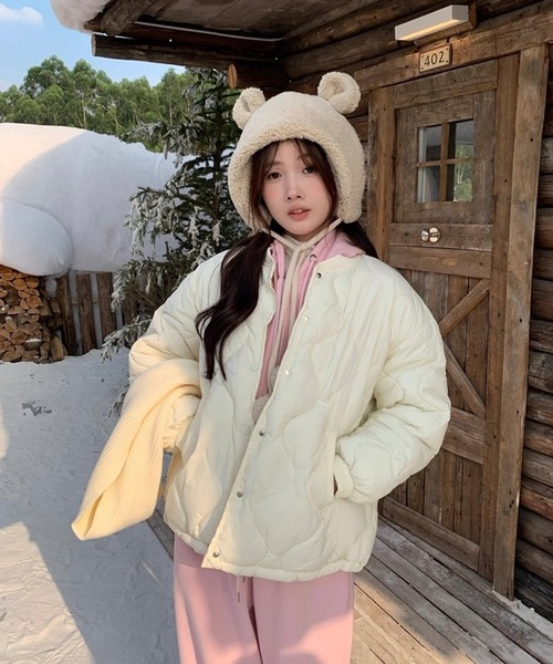 shopnikoniko(ショップニコニコ)の「ウェーブキルティング ノーカラー 中綿ブルゾン(ブルゾン・レディース・ホワイト/ブラック・フリー)」の4枚目の写真