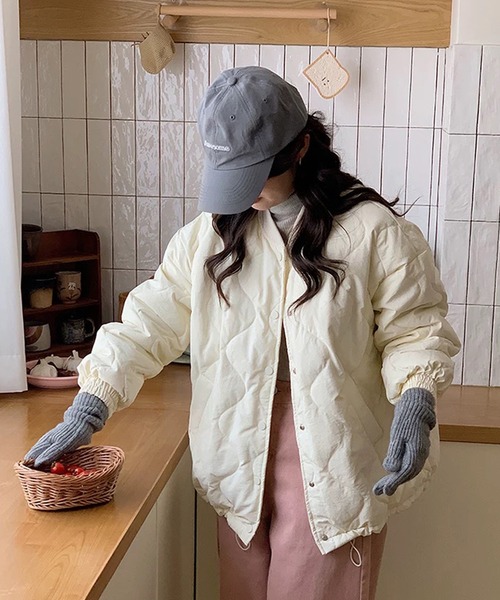 shopnikoniko(ショップニコニコ)の「ウェーブキルティング ノーカラー 中綿ブルゾン(ブルゾン・レディース・ホワイト/ブラック・フリー)」の3枚目の写真