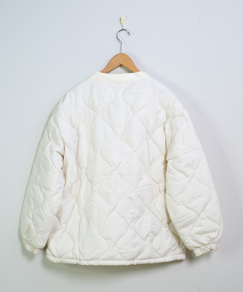 shopnikoniko(ショップニコニコ)の「ウェーブキルティング ノーカラー 中綿ブルゾン(ブルゾン・レディース・ホワイト/ブラック・フリー)」の11枚目の写真