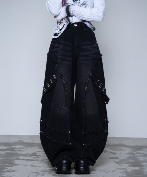 REFLEM（レフレム）の「『REFLEM/レフレム』バレルレッグワイドデニムパンツ（デニムパンツ・レディース・ブラック/グレー・M/L）」の6枚目の写真