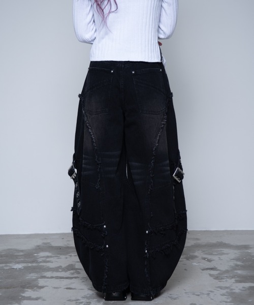 REFLEM（レフレム）の「『REFLEM/レフレム』バレルレッグワイドデニムパンツ（デニムパンツ・レディース・ブラック/グレー・M/L）」の10枚目の写真