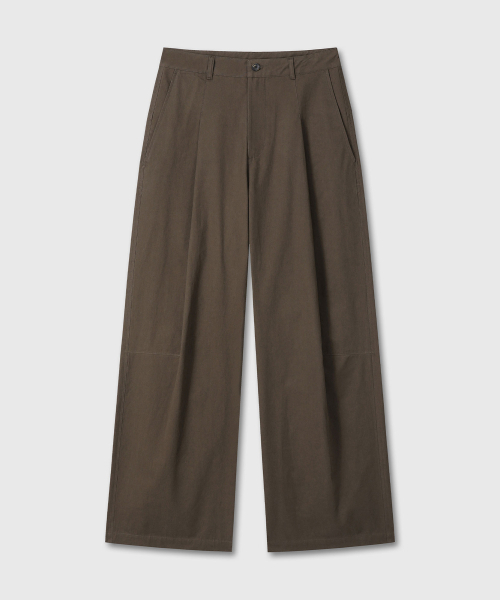 DIVEIN（ダイブイン）の「VERN ONE TUCK CHINO PANTS V2 (BROWN)（その他パンツ・メンズ・その他・0/1/2）」の2枚目の写真
