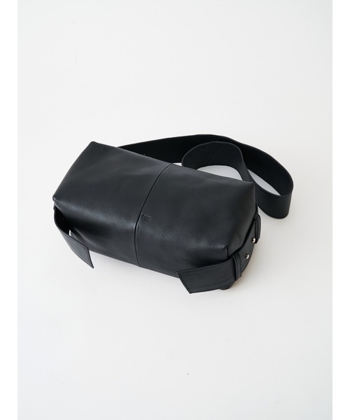 ONE.（ワンドット）の「【ONE. 】Leather Body Bag / 撥水レザー