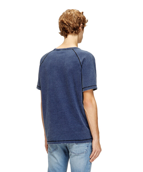 DIESEL(ディーゼル)の「メンズ Tシャツ T-ADJIND-NEW(Tシャツ/カットソー・メンズ・ブルー系その他/ブラック系その他・XXX-LARGE/LARGE/MEDIUM/SMALL/X-LARGE/XX-LARGE/X-SMALL)」の5枚目の写真