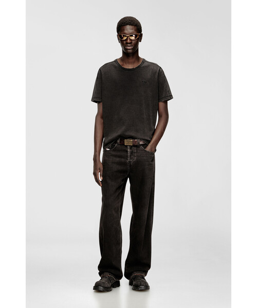DIESEL(ディーゼル)の「メンズ Tシャツ T-ADJIND-NEW(Tシャツ/カットソー・メンズ・ブルー系その他/ブラック系その他・XXX-LARGE/LARGE/MEDIUM/SMALL/X-LARGE/XX-LARGE/X-SMALL)」の9枚目の写真