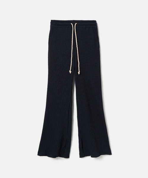 SEAGREEN(シーグリーン)の「SEAGREEN(シーグリーン) BIG WAFFLE FLARE PANTS(その他パンツ・レディース・ネイビー/ブラック/ブラウン/クリーム・1/2)」の2枚目の写真