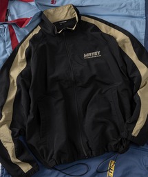 SlashDate（スラッシュデイト）の「【82】【MATEY】ウェーブサイドライン ナイロン ラグラン ジップブルゾン/トラックジャケット/ワンポイント刺繍/ドローコード/メンズ/レディース/ユニセックス/26年春新作（ナイロンジャケット・メンズ）」