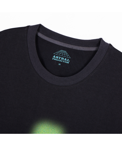 ASTRAL PROJECTION(アストラルプロジェクション)の「ビッグAオーバーサイズロングスリーブTシャツ_チャコール(Tシャツ/カットソー・メンズ・その他・LARGE/MEDIUM/X-LARGE)」の2枚目の写真