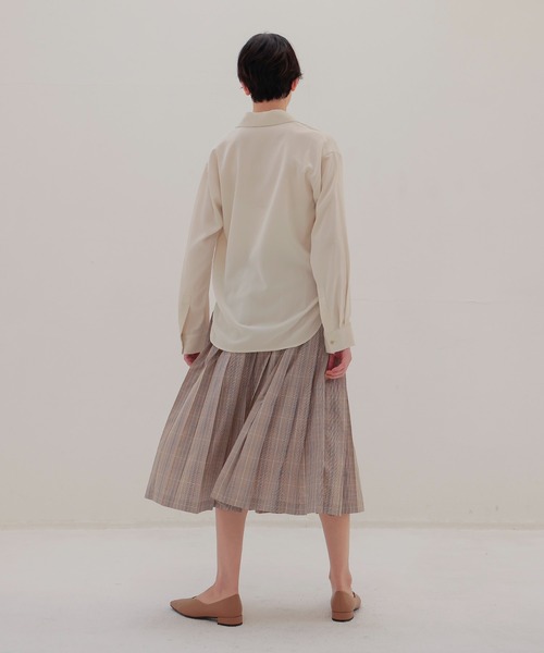 DRESSLAVE(ドレスレイブ)の「classic decine blouse(クラシックデシンブラウス)(シャツ/ブラウス・レディース・ブラック/ホワイト・38)」の9枚目の写真